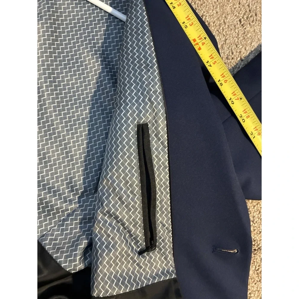 Haggar Slim 365 Lifestyle Active Flex Moisture Wick Performance Suit Navy 36R
